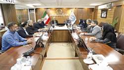 نشست هم‌اندیشی مشاور عالی رئیس دانشگاه علوم پزشکی شیراز با مدیرکل استاندارد فارس