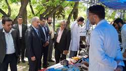 بازدید رئیس دانشگاه علوم پزشکی شیراز از غرفه غربالگری سلامت دانشجویان/ تأکید بر نقش انجمن‌های علمی در ارتقای سواد سلامت جامعه