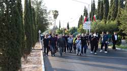 پیاده‌روی خانوادگی کارکنان دانشگاه علوم پزشکی شیراز با حضور رئیس دانشگاه