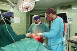 جراحی اصلاح پیشانی برجسته با جابجایی دیواره های سینوس فرونتال در بیمارستان نمازی انجام شد