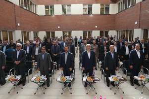 آیین بهره برداری از مرکز آموزشی درمانی بوستان با حضور معاون رییس جمهور و رییس سازمان برنامه و بودجه کشور و جمعی از مسوولان ارشد استان فارس از قاب دوربین / فروردین 1404