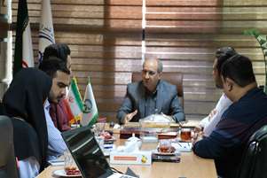 نشست معاون غذا و داروی دانشگاه علوم پزشکی شیراز با مدیران نشریات دانشجویی برگزار شد