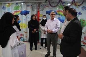 تقدیر معاون درمان دانشگاه علوم پزشکی شیراز از پزشکان ۲ درمانگاه تخصصی و فوق‌تخصصی