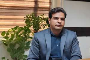 مدیر دارو و فراورده های بیولوژیکی و مواد معاونت غذا و داروی دانشگاه علوم پزشکی شیراز: «طبیعی» یا «گیاهی» بودن یک ماده به معنای بی‌خطر بودن آن نیست؛ آن را از دسترس کودکان دور نگه داریم