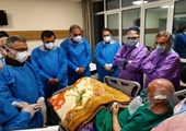 عیادت معاون درمان وزارت بهداشت و رئیس دانشگاه علوم پزشکی شیراز از پدر پیوند کبد ایران