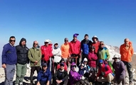 صعود کوهنوردان دانشگاه علوم پزشکی شیراز به قله «حوض دال» در استان کهگیلویه و بویراحمد