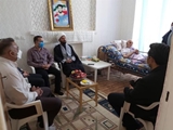 دیدار مدیر مجتمع درمانگاهی امام رضا(ع) و شهید مطهری با خانواده روحانی شهید «لطفعلی زارع»