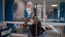 اینجا بیمارستانه، سنگر سلامت، جایی که کادر درمان به عشق وطن پایِ کارَن