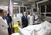عیادت رئیس دانشگاه علوم پزشکی شیراز از مصدومان حادثه واژگونی اتوبوس محور فیروزآباد-کوار