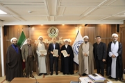 امضای تفاهم نامه همکاری بین دانشگاه علوم پزشکی شیراز، مرکز ارتباطات حوزه و نظام وحوزه علمیه استان فارس
