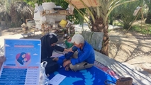 سنجش فشارخون سالمندان جمعیت عشایری شهرستان کازرون با مراجعه حضوری بهورزان به مناطق عشایرنشین در هفته ملی سلامت 