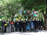 به پرواز درآوردن بادکنک آرزو در پارک آزادی با حضور کارکنان مرکز بهداشت شهدای والفجر 
