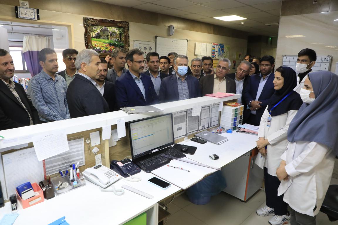 بازدید رییس دانشگاه علوم پزشکی شیراز و مشاور عالی رییس دانشگاه از مجموعه سلامت جنوب استان فارس از نگاه دوربین / آذر 1404