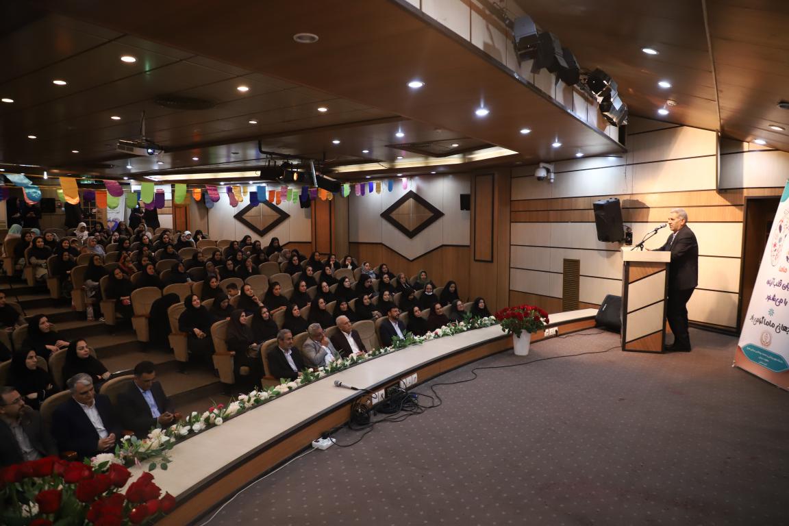 آیین گرامیداشت روز ماما با حضور رئیس دانشگاه علوم پزشکی شیراز از نگاه دوربین / اردیبهشت 1404