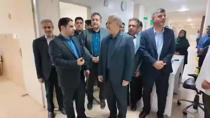 روایتی از سفر رئیس دانشگاه و جمعی از اعضای هیات رئیسه دانشگاه علوم پزشکی شیراز، به شهر داریون و شهرستان های خرامه و سروستان