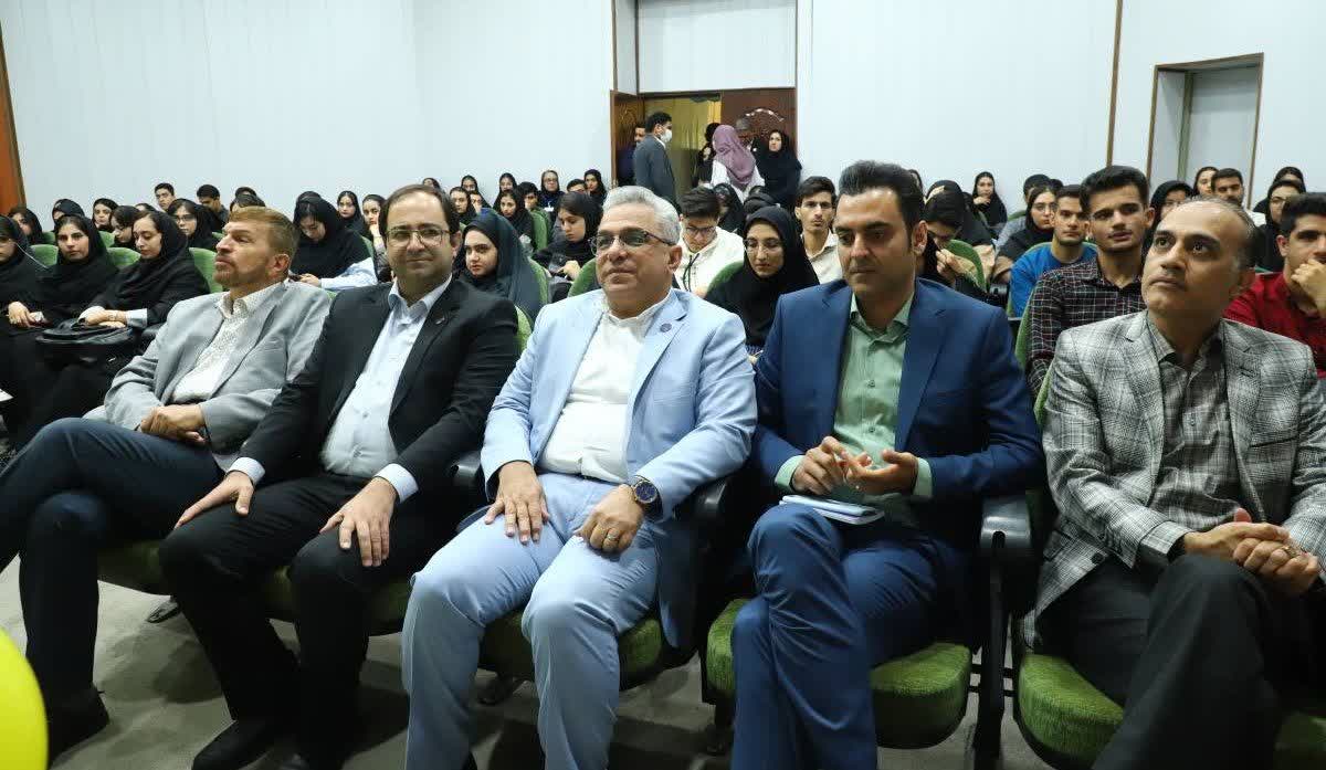 مشاور عالی رئیس دانشگاه علوم پزشکی شیراز در جمع دانشجویان جدیدالورود دانشکده بهداشت: دوران دانشجویی فرصت ارزشمندی برای پایهریزی آینده است مشاور عالی رئیس دانشگاه علوم پزشکی شیراز در جمع دانشجویان جدیدالورود دانشکده بهداشت: دوران دانشجویی فرصت ارزشمندی برای پایهریزی آینده است